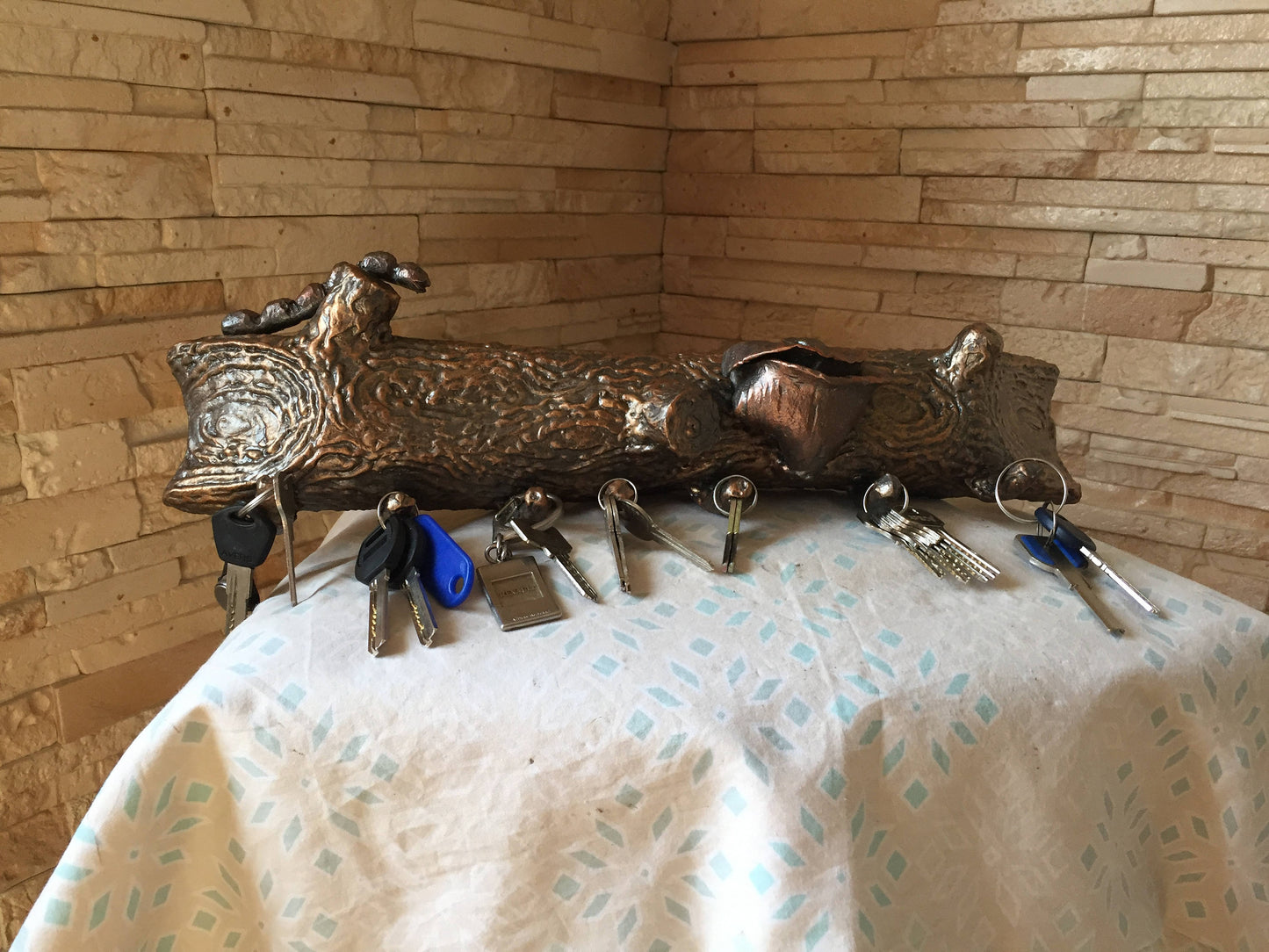 Key holder, key holder for wall, key hanger, key rack metal, key hooks, key organizer, key case, keys, hook, hanger, kitchen hanger, racks