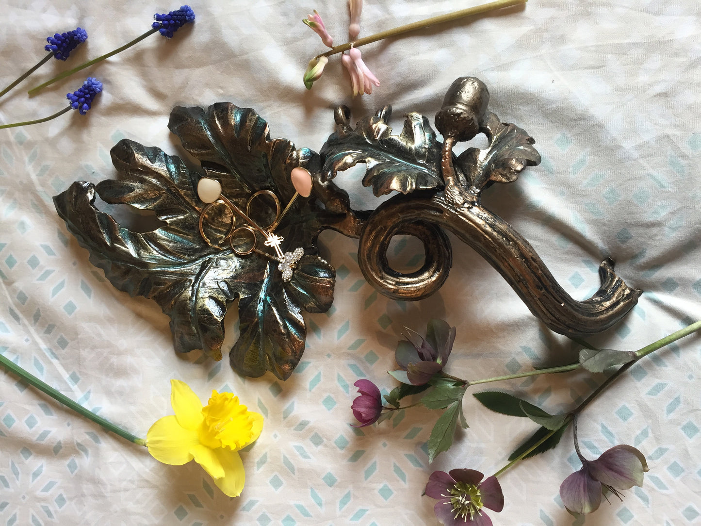 Ring dish, iron ring dish, jewels, rings, wedding rings, wedding rings holder, jewelry storage, metal art, table decoration, forging art
