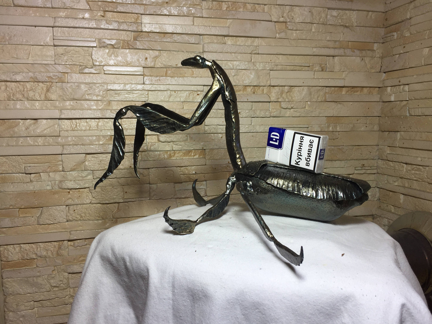 Ash tray, ashtray, forged ash tray, cigar ashtray, cigar ash tray, metal mantis, smoker accessories, tobacco, gift for smoker, cigar case