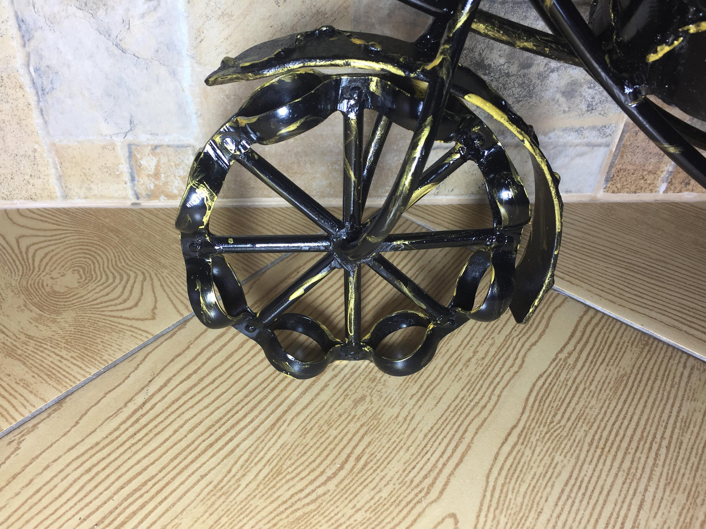 Plant stand metal, plant stands indoor, outdoor plant stand, outdoor wall planter, plants in pots, planters & pots, indoor wall planters