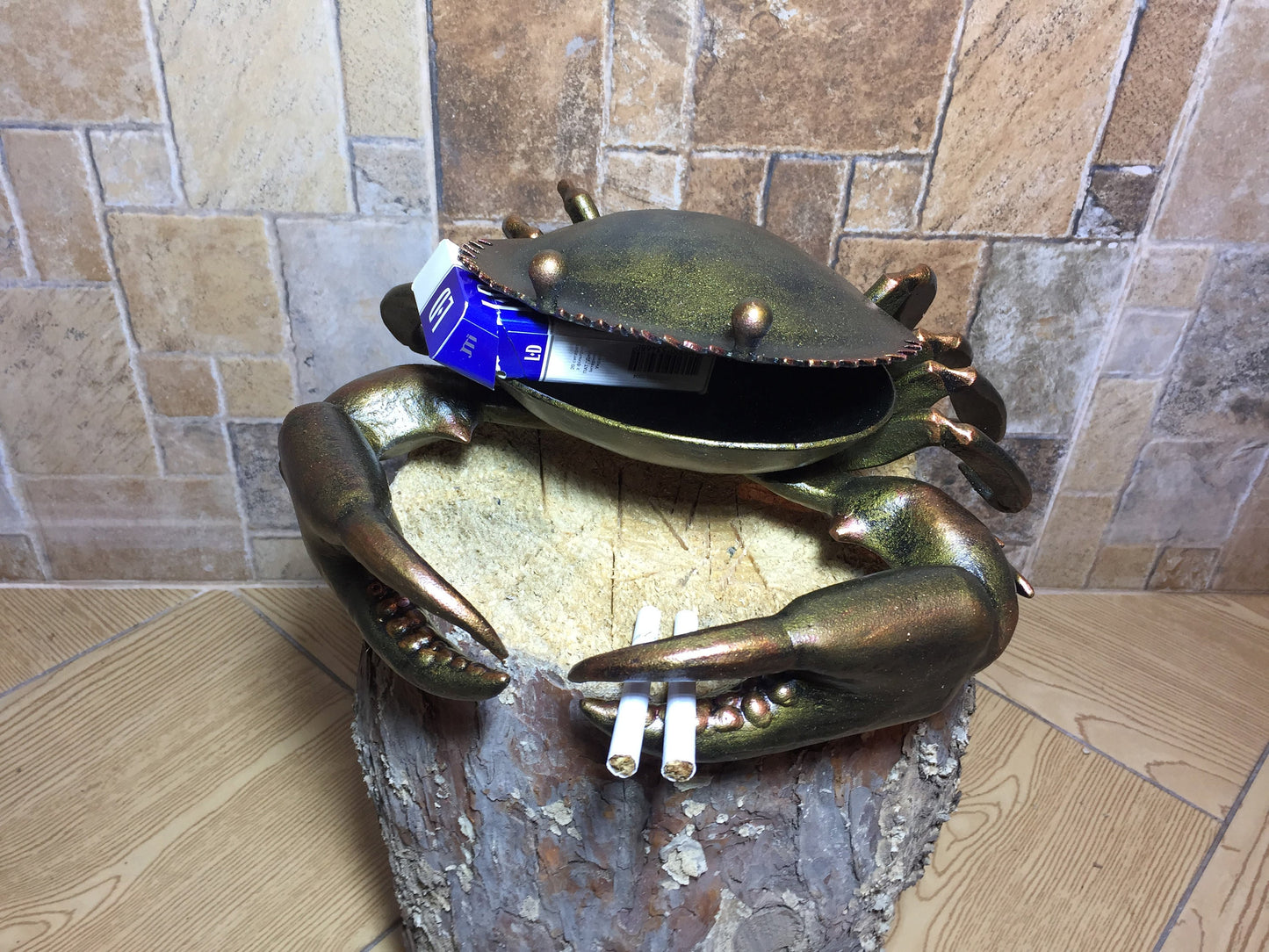 Wrought iron ashtray, metal ashtray, blacksmith ashtray, crab sculpture with lid, jewelry holder, ashtray stand, ashtray lighter, humidor