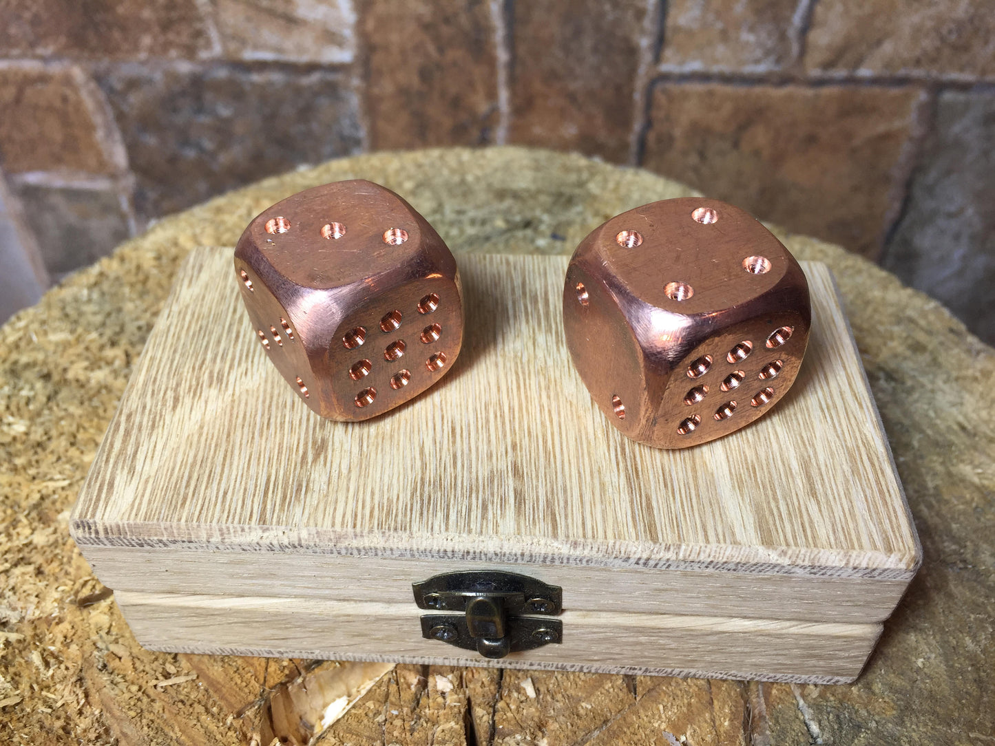 Copper dices with dice box, engraved dice box, personalized dice box,dice games,wooden box for dices,tabletop gaming,board games,copper gift