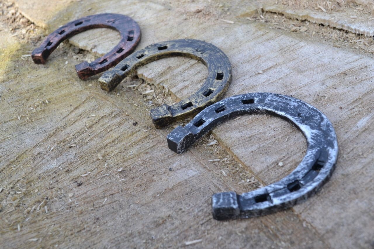 A set of 3 horseshoes, hand forged horseshoe, horse shoe, lucky talisman, iron gift, metal art, goodluck symbol, lucky horseshoe, wall decor