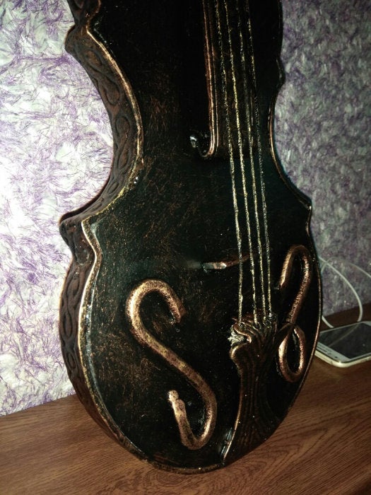 Violin, violin charm, violin gifts, violin art, violin accessories, violin case,violin costume,violin decor,violin display,violin sculpture