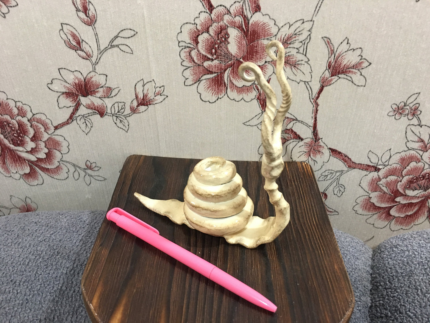 Holder for pens, pen stand, office decor, pencil stand, pencil holder, pen gift, gift pen, 6th anniversary, iron anniversary, desk organizer