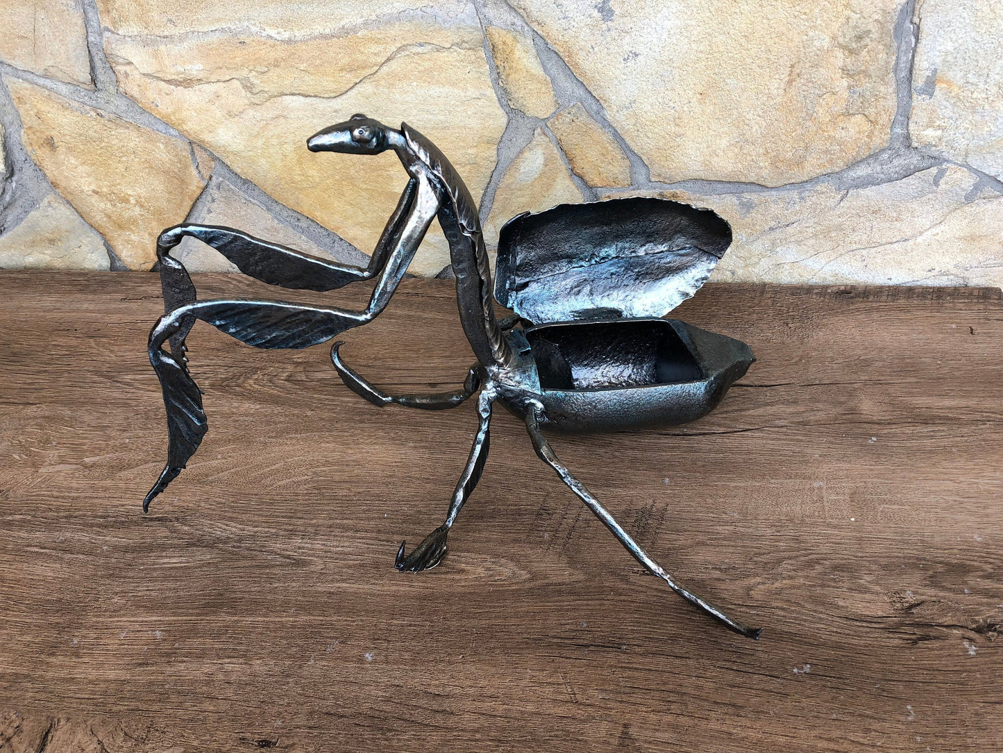 Ash tray, ashtray, forged ash tray, cigar ashtray, cigar ash tray, metal mantis, smoker accessories, tobacco, gift for smoker, cigar case