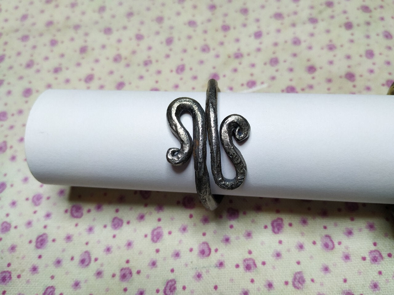 Metal napkin rings, napkin decor, napkin display, napkin dispenser, napkin for wedding, napkin ring set, tabletop decor, bridal shower gift