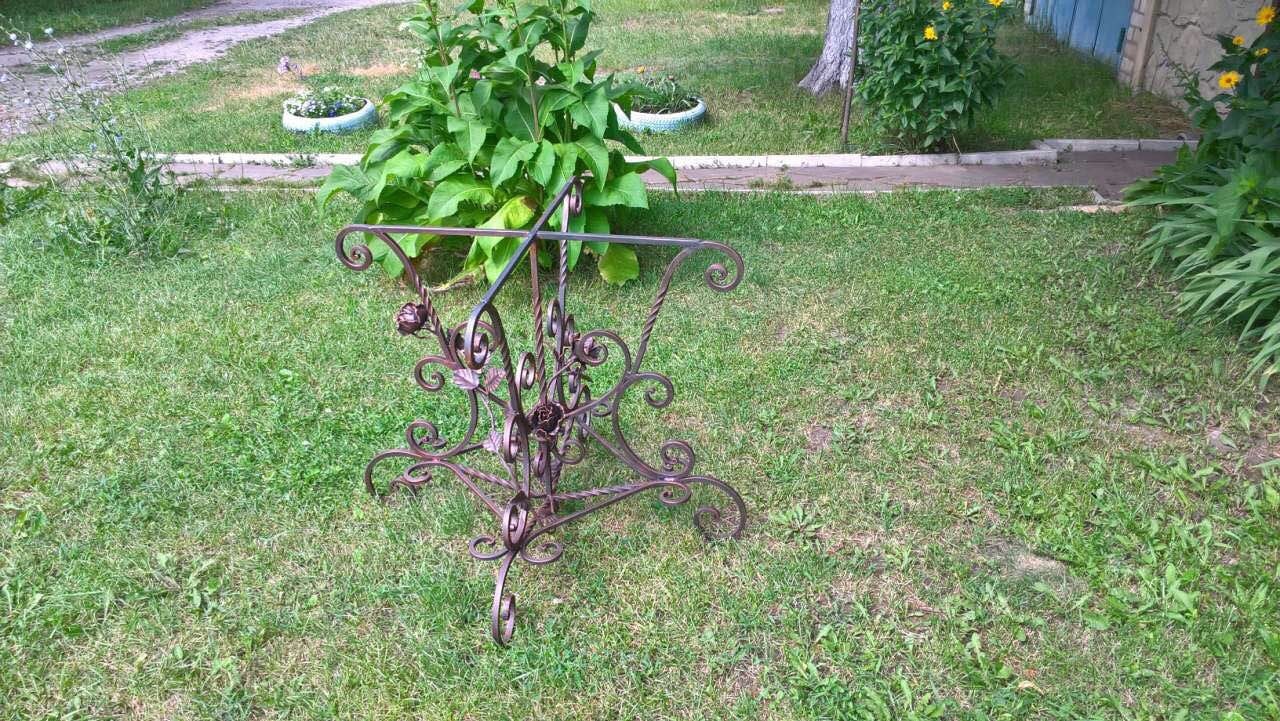 Garden table, coffee table, kitchen table, outdoor table, BBQ table, grilling table, dining table, dining room table, coffee table decor