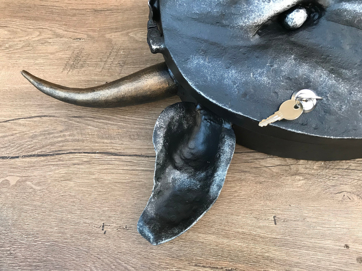 Mailbox with lock, mailbox, mail box, locking mailbox, mail boxes, bull head, bull decor, bull gift,mailboxes,mail box outdoor,mail box post