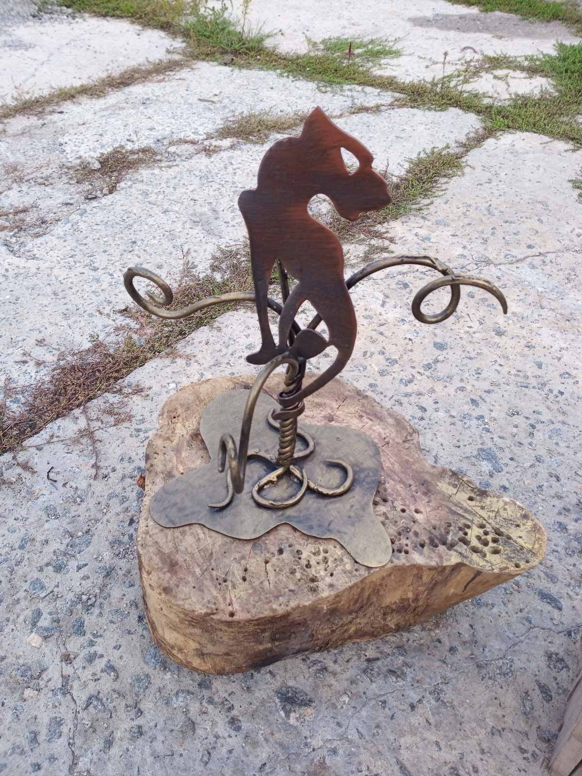Animal gift, key holder, hook for keys, key stand, key chain, wall key holder, key rack, hallway decor, entryway decor, iron gifts, panther