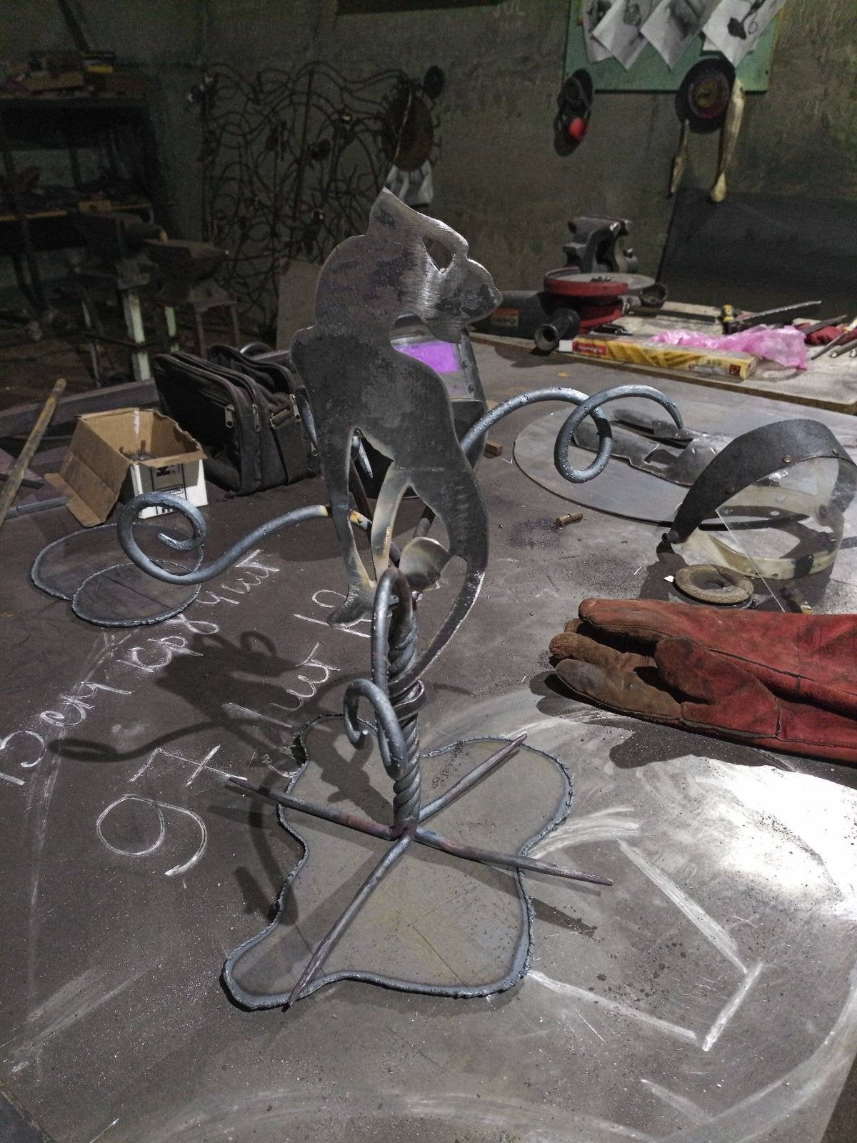 Animal gift, key holder, hook for keys, key stand, key chain, wall key holder, key rack, hallway decor, entryway decor, iron gifts, panther