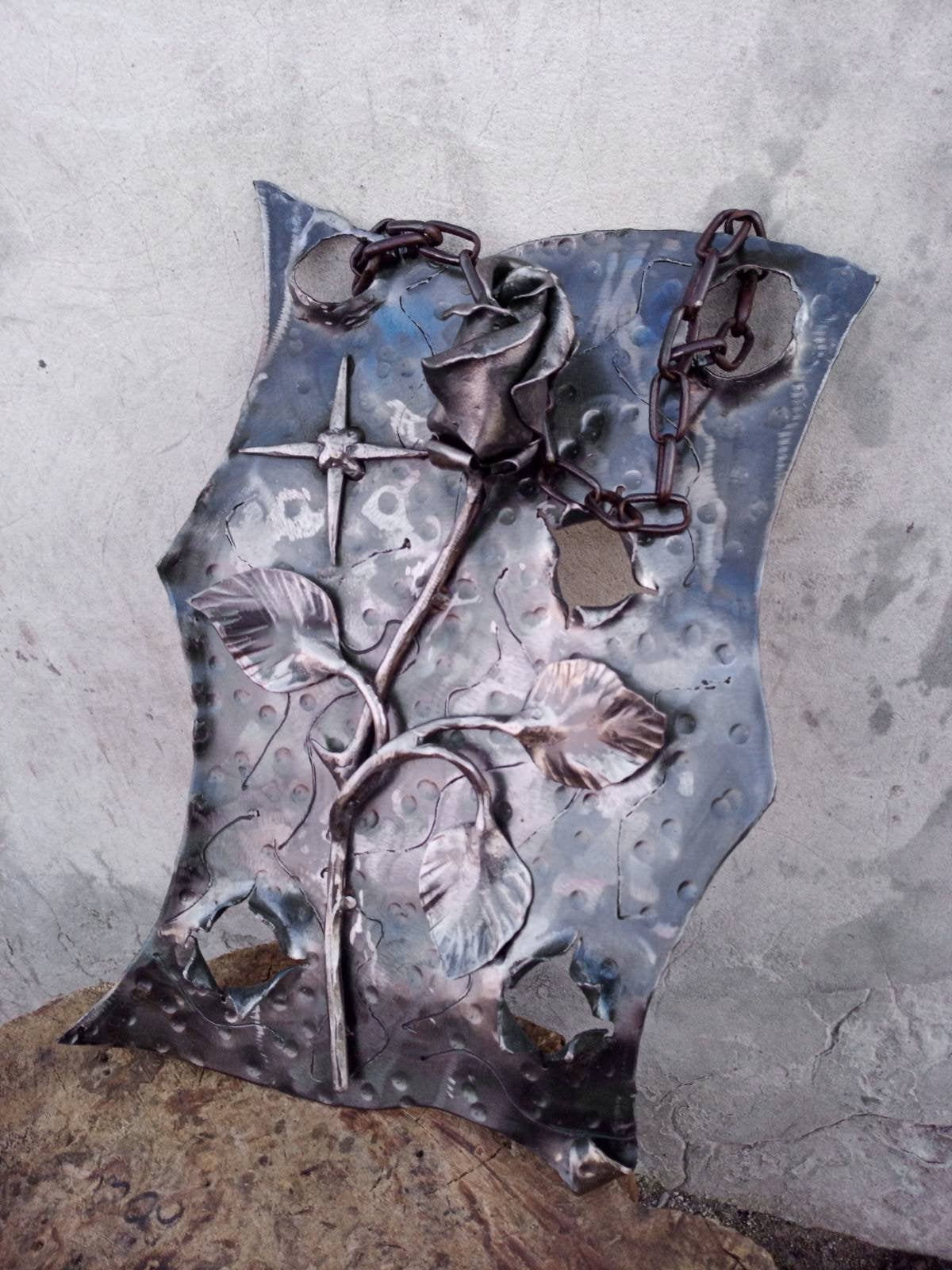 Personalized iron gift, iron rose, iron scroll, metal plaque, iron gifts, iron gift for her, iron sculpture, chain, iron anniversary gift