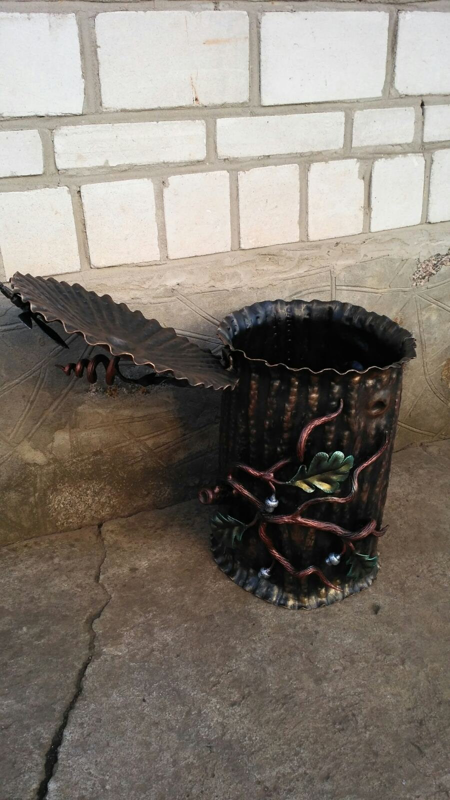 Waste bin, chest, trash bin, trash can, waste basket, garbage can, storage box, garbage bin, jewelry chest, metal trash can, metal trash bin