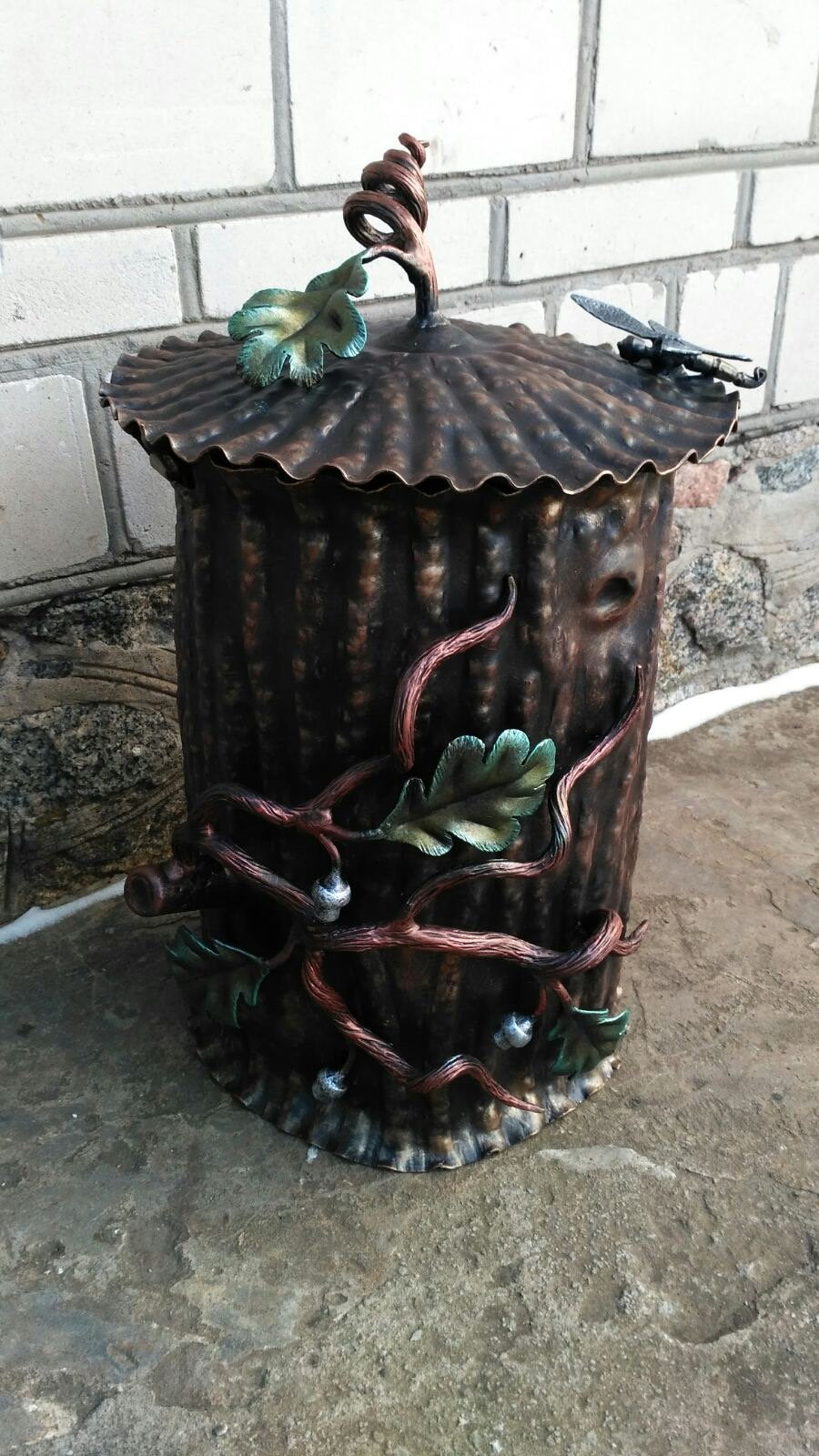 Waste bin, chest, trash bin, trash can, waste basket, garbage can, storage box, garbage bin, jewelry chest, metal trash can, metal trash bin
