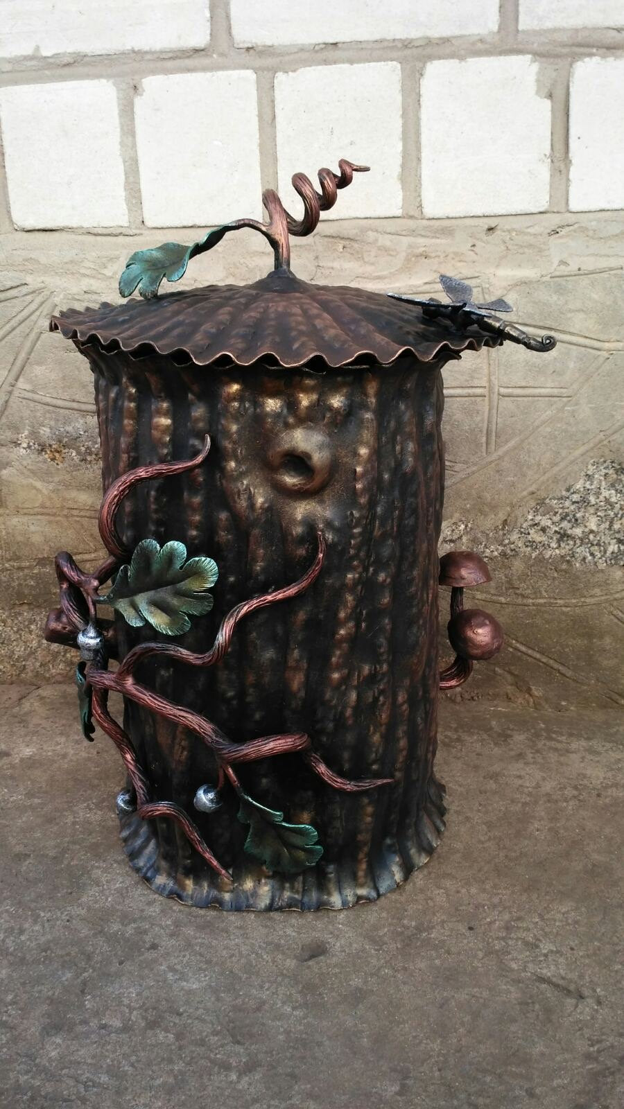 Waste bin, chest, trash bin, trash can, waste basket, garbage can, storage box, garbage bin, jewelry chest, metal trash can, metal trash bin