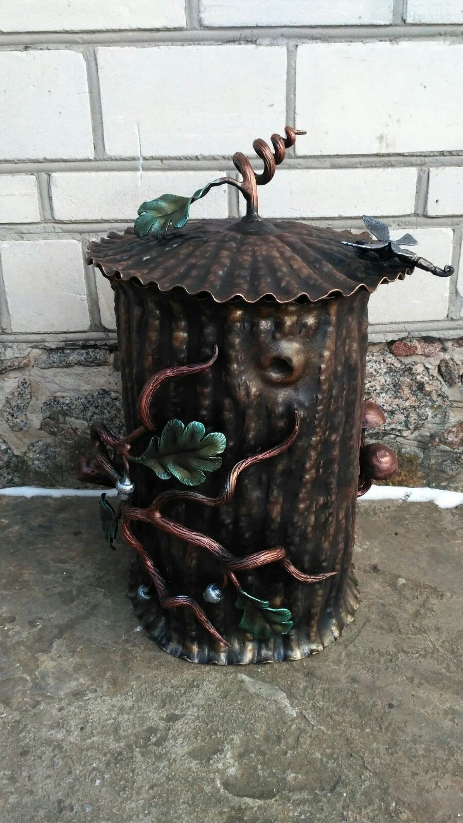 Waste bin, chest, trash bin, trash can, waste basket, garbage can, storage box, garbage bin, jewelry chest, metal trash can, metal trash bin