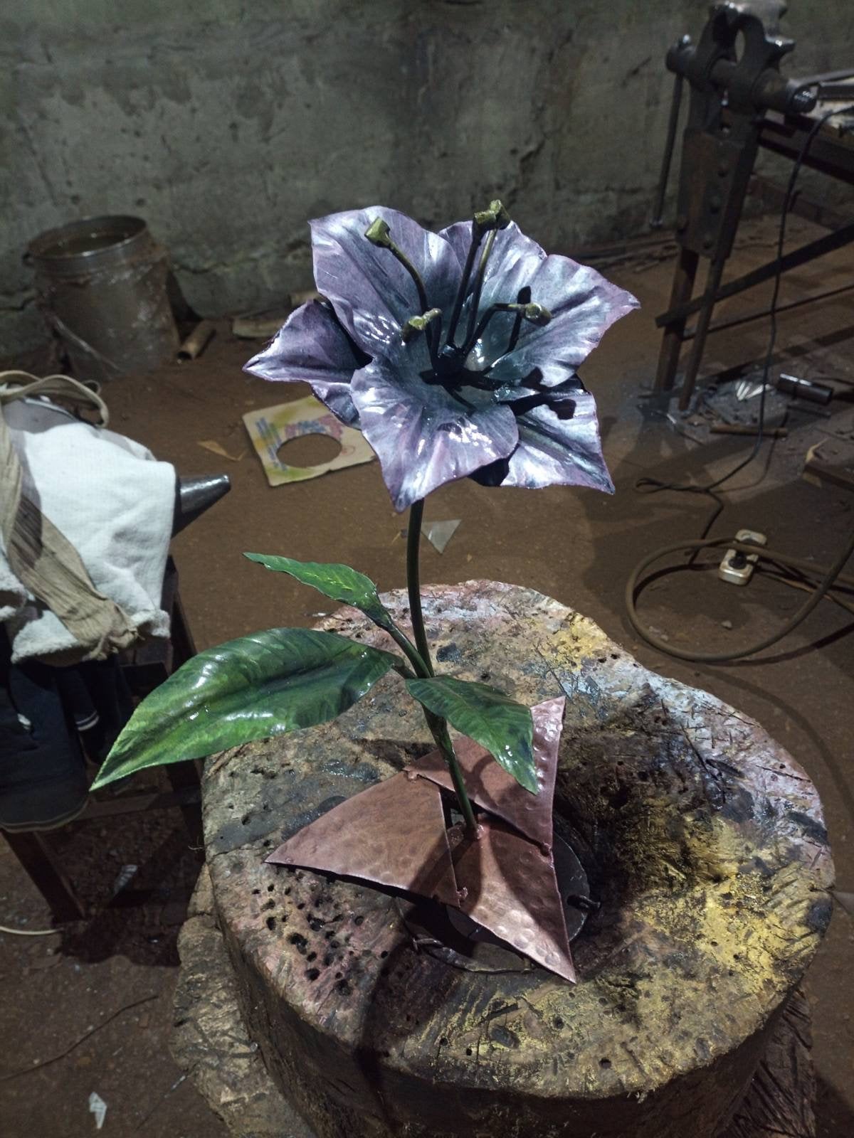 Lily, iron flower, iron anniversary gift, iron lily, 6th anniversary, iron gift for her, Mother's day, 6 year anniversary, her birthday gift