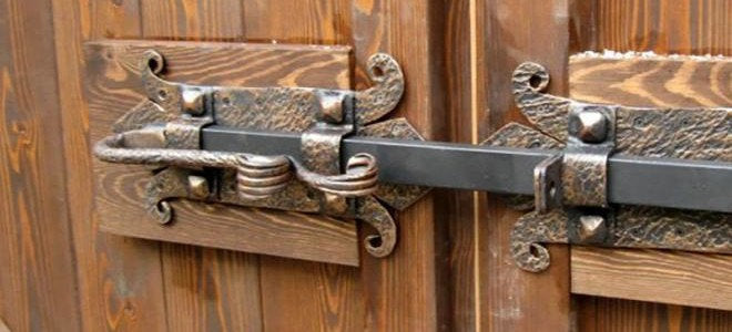 Latch, lock, door latch, door hardware, door handle, wine cellar, wine cellar door, wine cellar decor, restaurant decor, beer bar decor