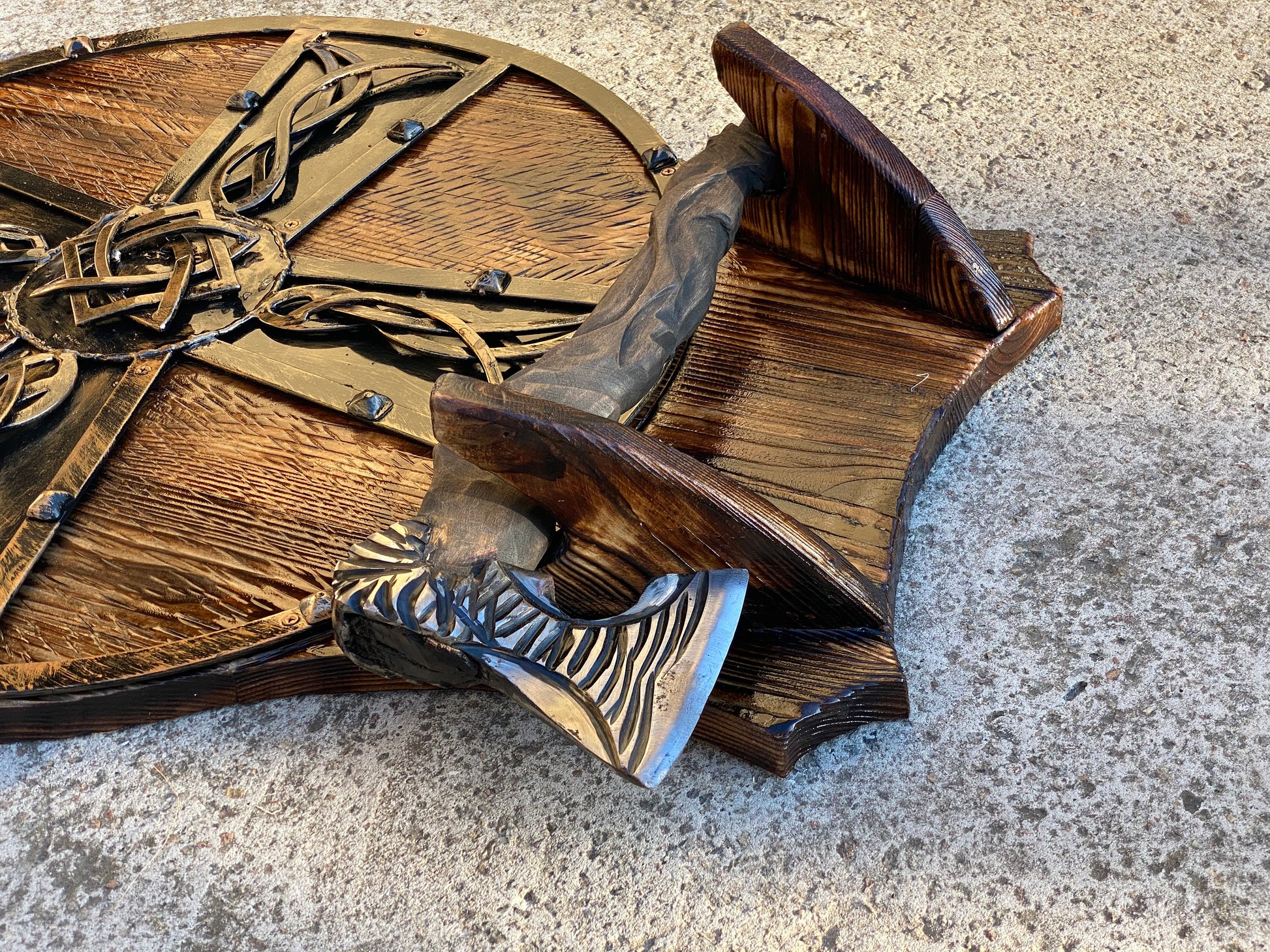 Celtic shield, decorative shield, axe holder, shield, viking shield, Christmas gift, cosplay armor,  mens gift, axe, medieval shield, viking