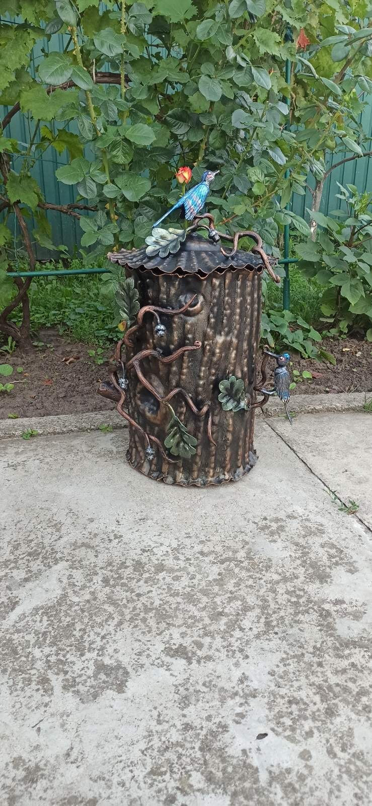 Waste basket, chest, trash bin, trash can, garbage can, waste bin, Christmas, wedding, birthday, garden, iron gift, bird decor, oak decor