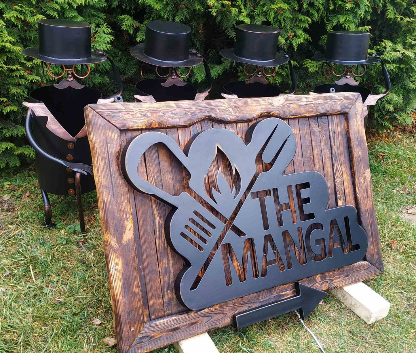 Plaque, sign, restaurant, cafe, pub, pizza, picnic, garden, wall sconce, bar, birthday, anniversary, Christmas, entrance, arrow sign