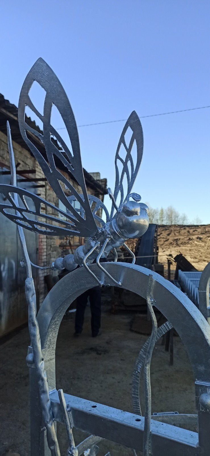 Dragonfly, iron gift, steel gift, steel anniversary, iron anniversary, insect, garden, yard, fence, mother, grandma, oma, mailbox, Christmas