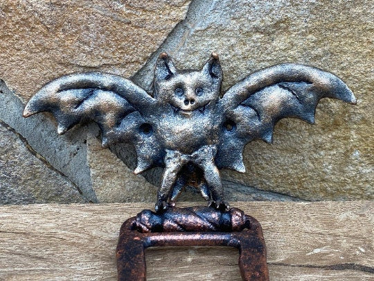 Personalized door knocker, door knocker, bat, knocker, entryway, animal, bird, wild nature, door handle, Christmas, birthday, door, cave