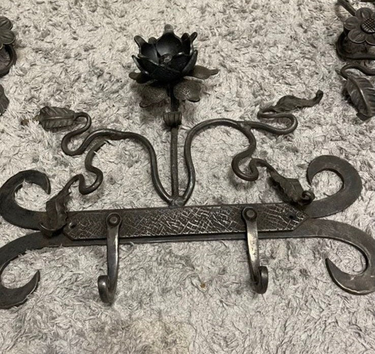 Hanger, hook, towel hook, kitchen hanger, towel bar, kitchen hook, bathroom, shelf, wall hook, clothes, hallway, entryway, medieval, viking