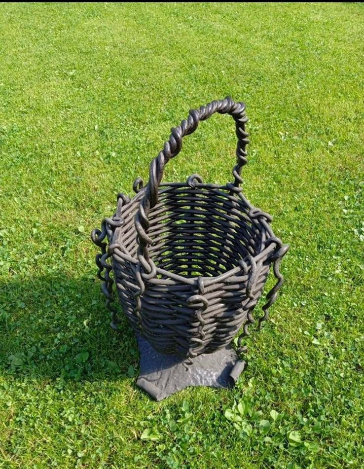 Basket, garden, flower basket, Thanksgiving gift, firewood holder, birthday, anniversary, Mothers Day, retirement gift, grandma, Christmas