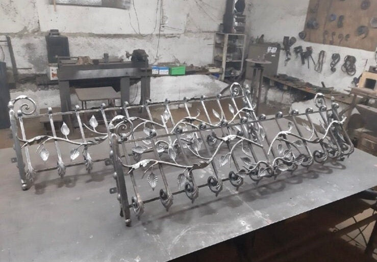Window guard, window grille, window, window grate, window grid, fence topper, garden, Christmas, birthday, railing, balcony, terrace, stairs