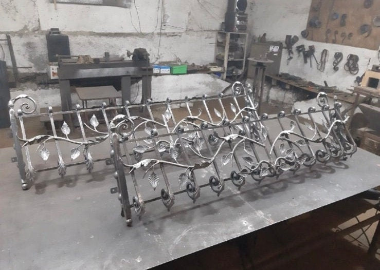 Window guard, window grille, window, window grate, window grid, fence topper, garden, Christmas, birthday, railing, balcony, terrace, stairs