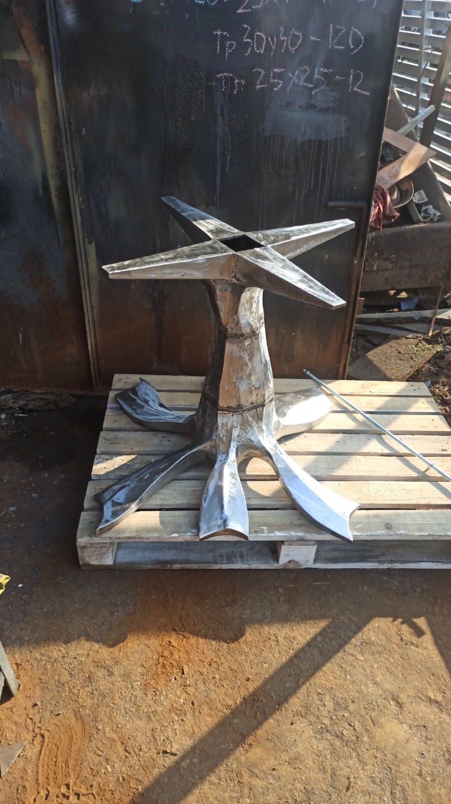 Table leg, table, log decor, tree stump, trunk, dining table, table top, iron gift, kitchen table, blacksmith, birthday, epoxy, chair,wooden