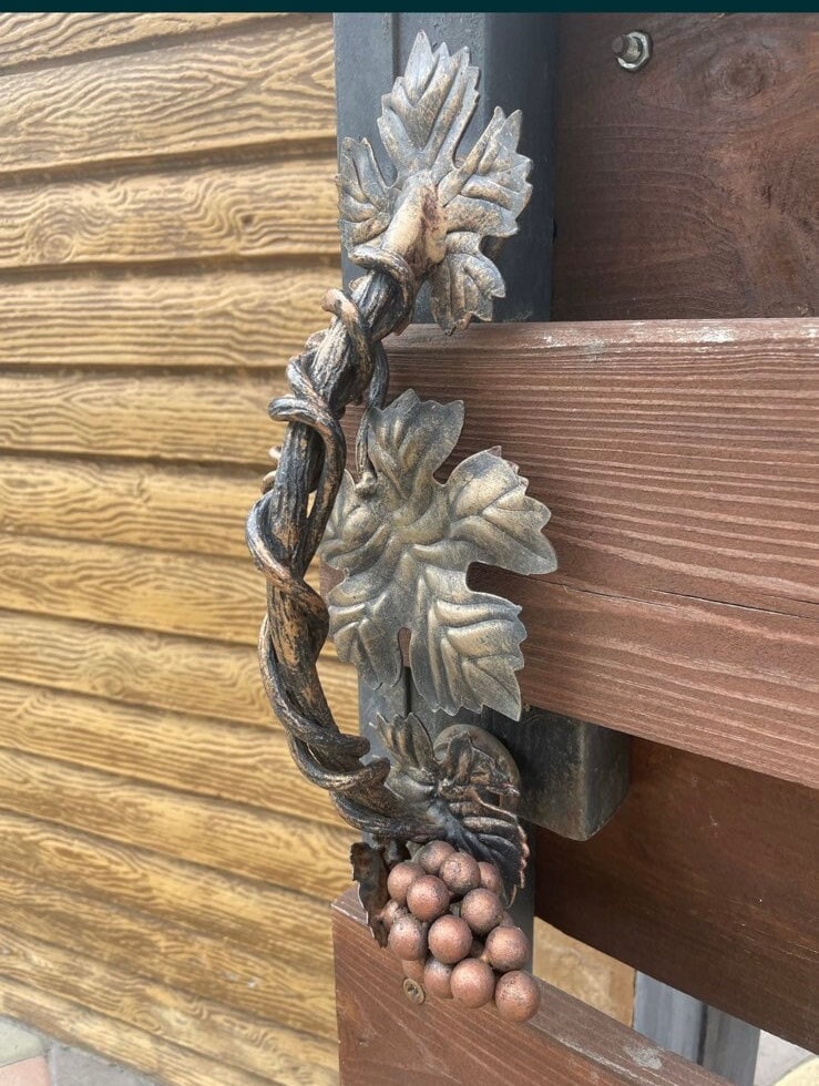 Door handle, gate, wicket, entrance, door pull, barn, Thanksgiving, grapes, grapevine, porch, hinge, Christmas, birthday, anniversary, wine