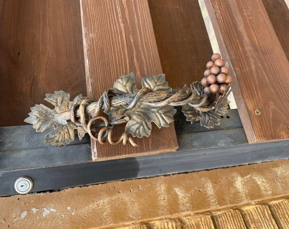 Door handle, gate, wicket, entrance, door pull, barn, Thanksgiving, grapes, grapevine, porch, hinge, Christmas, birthday, anniversary, wine
