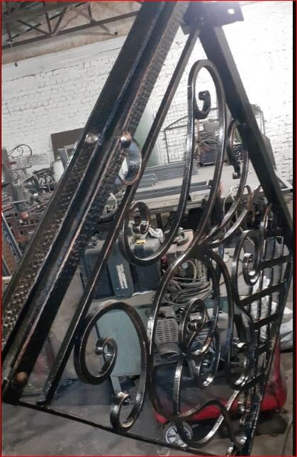 Custom listing for Annie (Part 1): horizontally placed stair railings in 4 parts with 5 posts