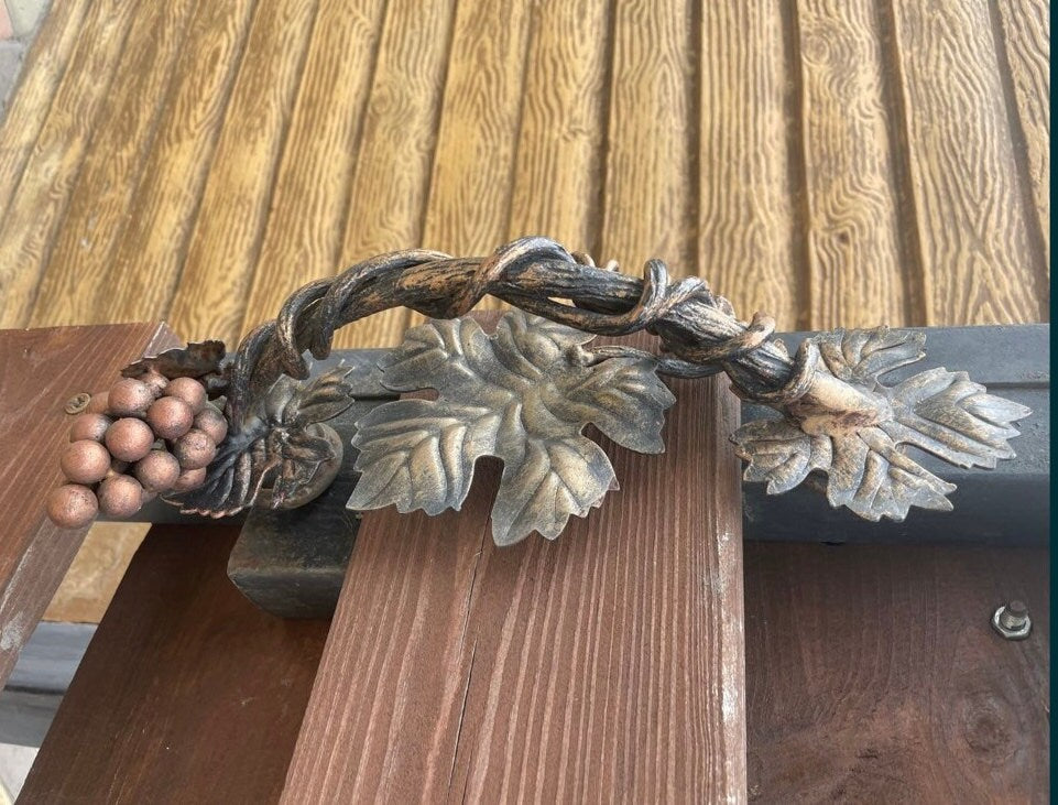 Door handle, gate, wicket, entrance, door pull, barn, Thanksgiving, grapes, grapevine, porch, hinge, Christmas, birthday, anniversary, wine