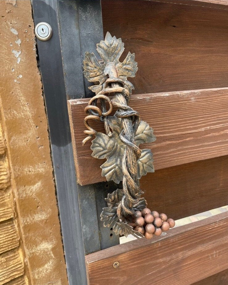 Door handle, gate, wicket, entrance, door pull, barn, Thanksgiving, grapes, grapevine, porch, hinge, Christmas, birthday, anniversary, wine