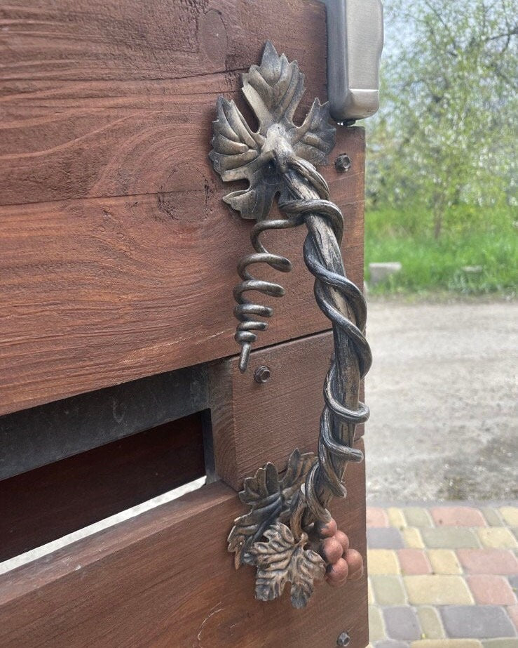 Door handle, gate, wicket, entrance, door pull, barn, Thanksgiving, grapes, grapevine, porch, hinge, Christmas, birthday, anniversary, wine