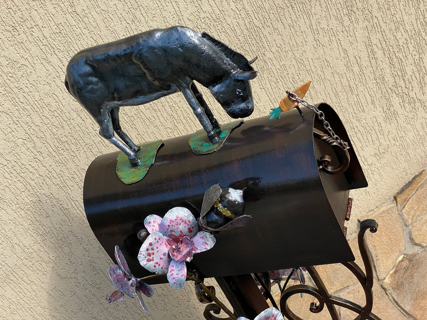Mailbox, mail box, Hawaii, donkey, orchid, house number sign, house numbers, birthday, Christmas, anniversary, renovation, floral decor