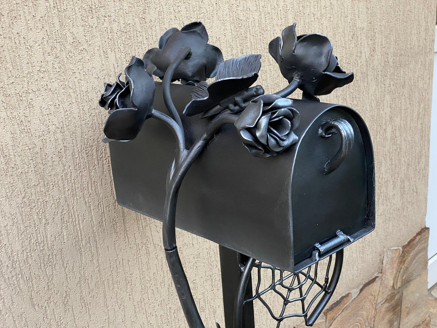 Mailbox, roses, floral gift, spiderweb, mouse, butterfly, wild nature, retirement, Mothers Day, pension, birthday, anniversary, Christmas