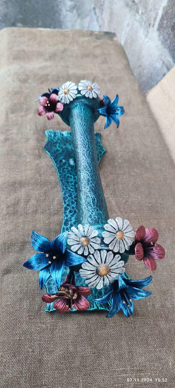 Door handle, flowers, door pull, garden, barn, Thanksgiving, door hardware, Christmas, birthday, anniversary, renovation, bouquet, floral