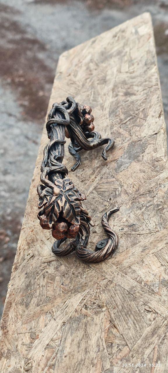 Door pull, door handle, door knob, grapes, grapevine, wine lover, wine, Thanksgiving, Christmas, birthday, renovation, anniversary, garden