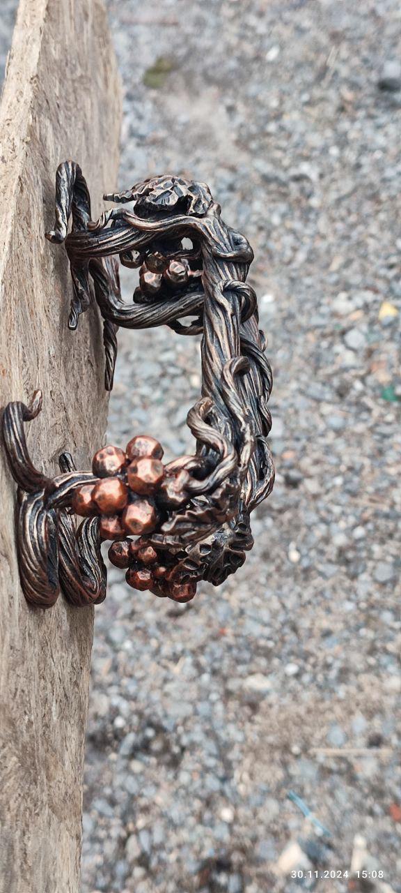 Door pull, door handle, grapes, grape vines, dried grapes, crochet grape, wine lover, wine, Thanksgiving, Christmas, birthday, renovation