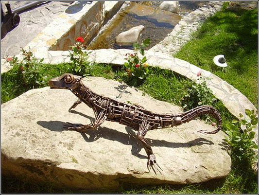 Junk art sculpture, steampunk sculpture, recycled decor, industrial junk, welded metal art, junk art, industrial decor, hand forged lizard