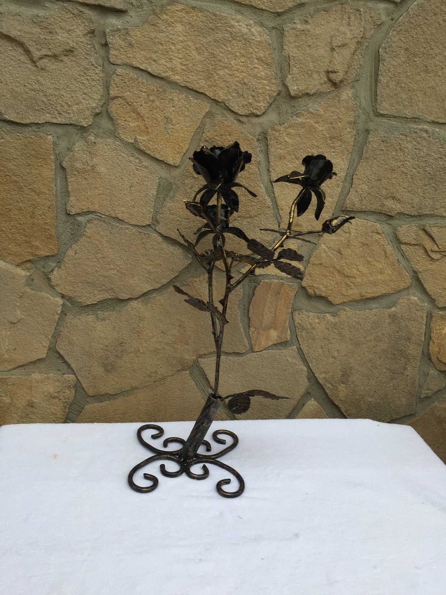 Hand forged rose with a stand, welded rose, rose sculpture,iron flower,iron bouquet of roses,iron gifts,blacksmith flower,bridal gift flower