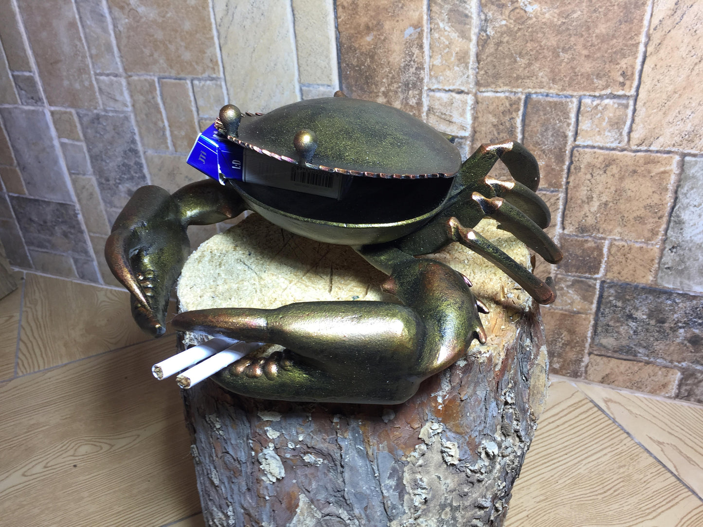 Wrought iron ashtray, metal ashtray, blacksmith ashtray, crab sculpture with lid, jewelry holder, ashtray stand, ashtray lighter, humidor