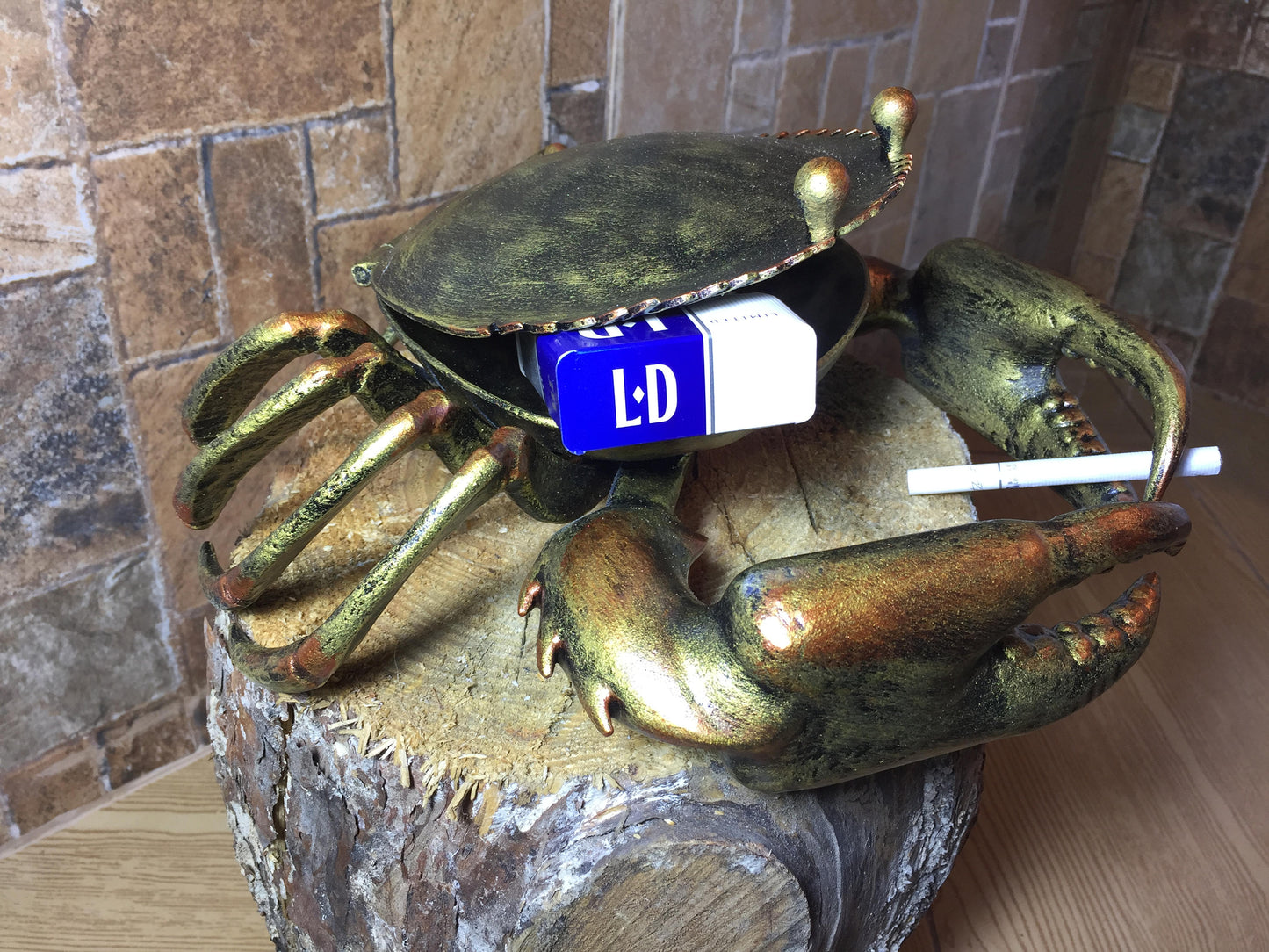 Ashtray, ash tray, metal ashtray, pipe smoking, cigar ashtray, bar ashtray,cigarette accessory,indoor ashtray,crab figurine,hand forged crab