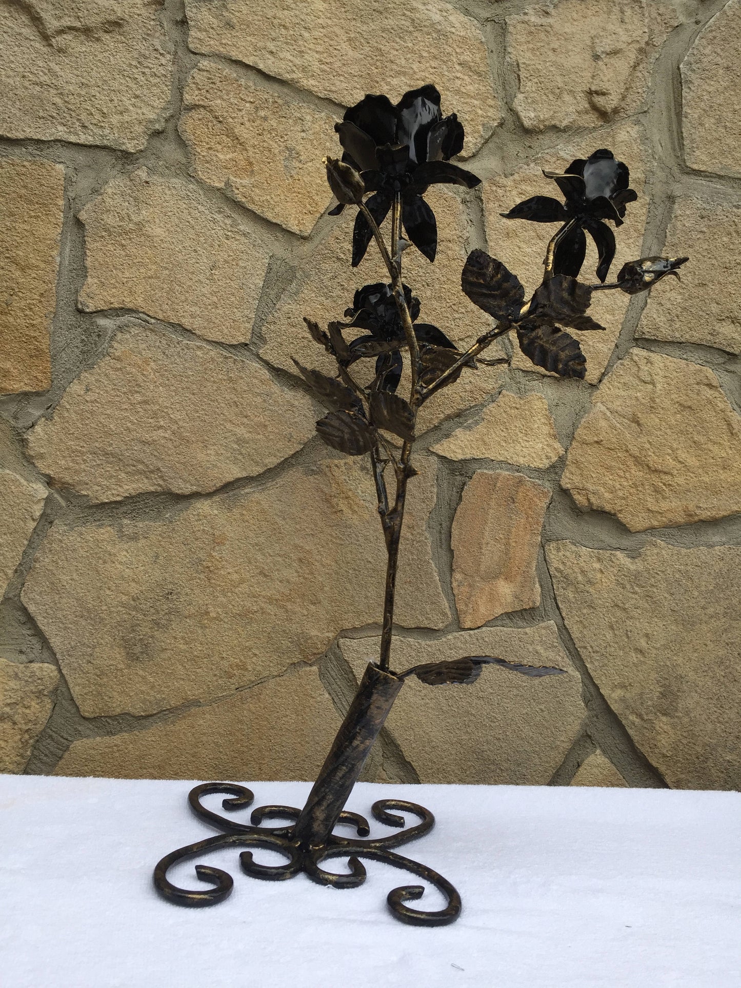 Hand forged rose with a stand, welded rose, rose sculpture,iron flower,iron bouquet of roses,iron gifts,blacksmith flower,bridal gift flower