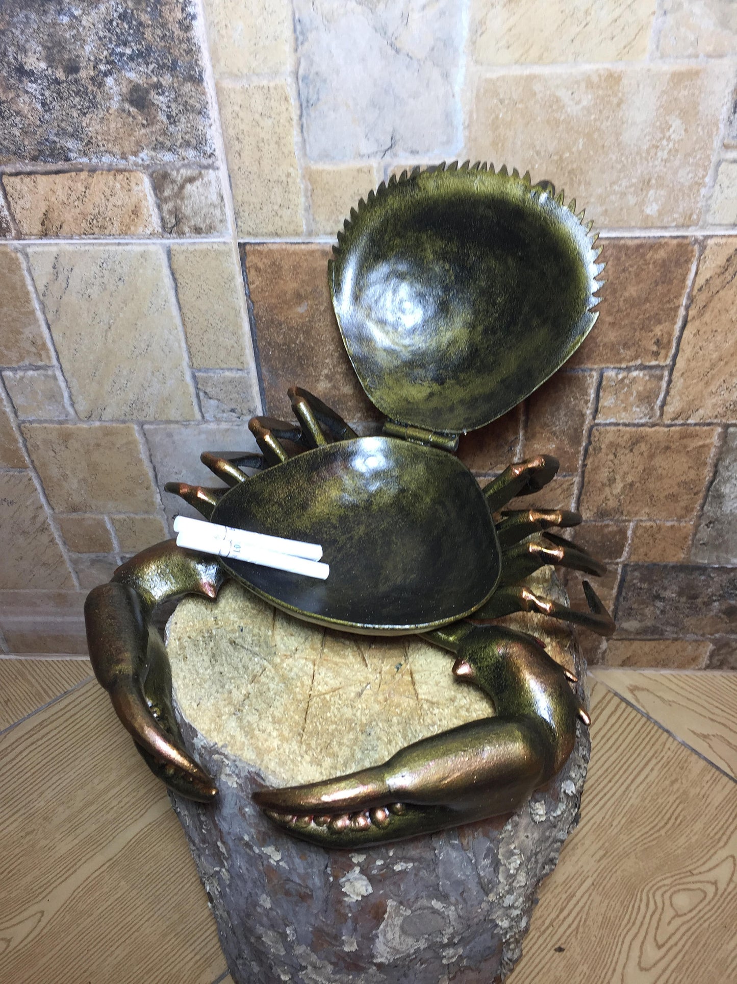 Wrought iron ashtray, metal ashtray, blacksmith ashtray, crab sculpture with lid, jewelry holder, ashtray stand, ashtray lighter, humidor