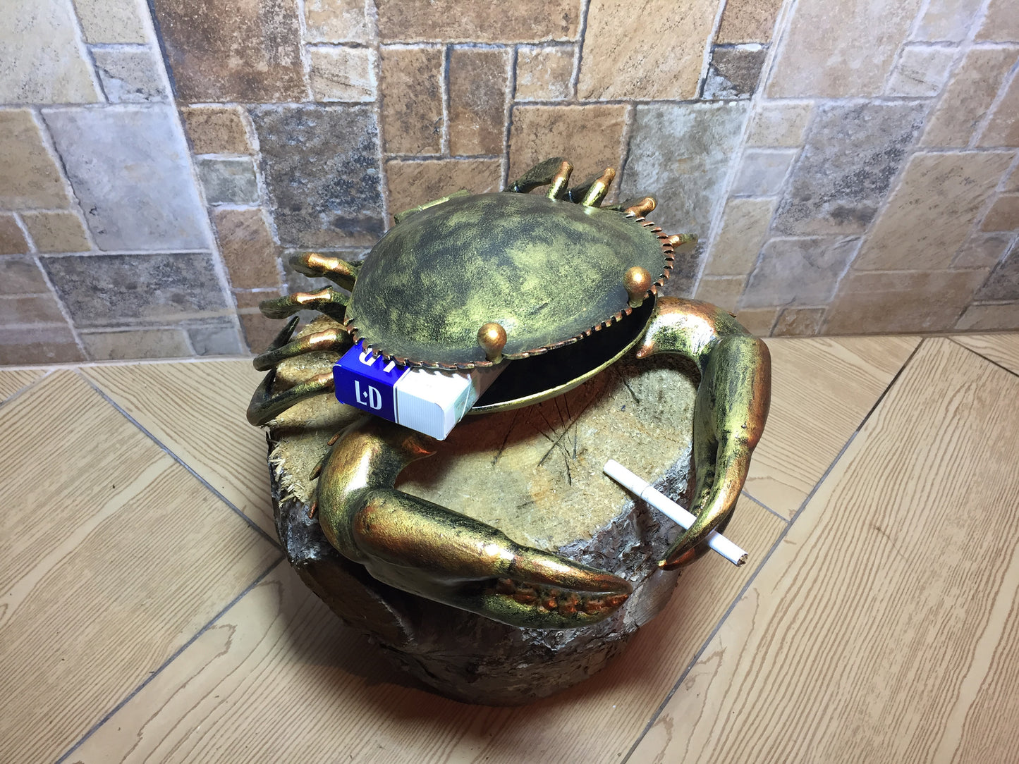 Ashtray, ash tray, metal ashtray, pipe smoking, cigar ashtray, bar ashtray,cigarette accessory,indoor ashtray,crab figurine,hand forged crab